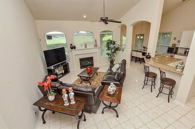 Building Photo - 1306 Ventura Canyon Dr
