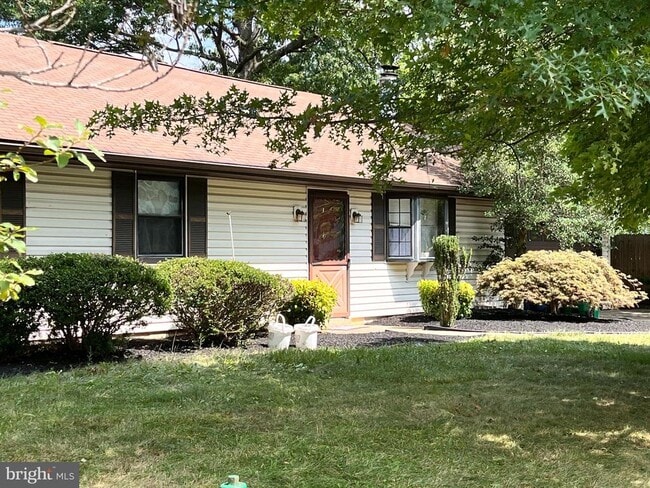 Building Photo - 101 Fantasia Dr