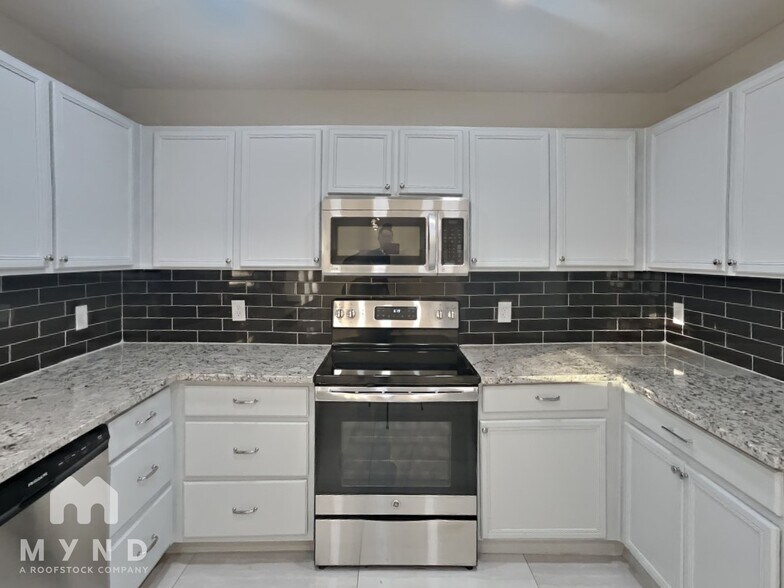 Building Photo - 1701 Haven Dr