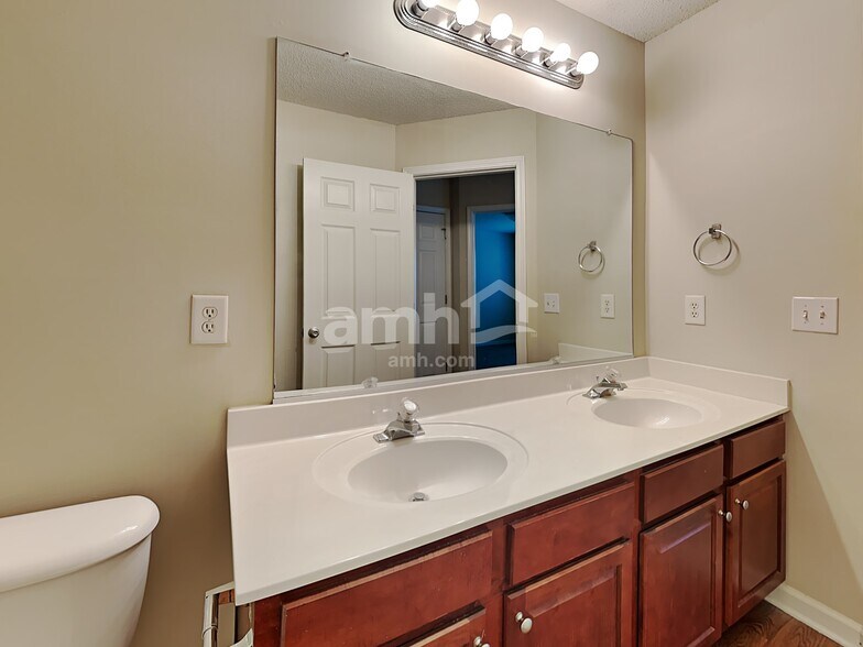 Building Photo - 2286 Rothwood Acres Rd