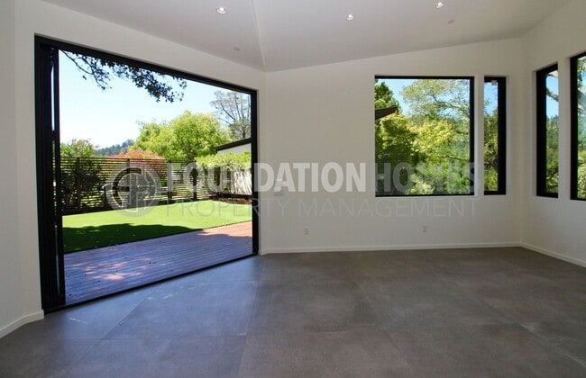 Building Photo - Luxury ADU near Cascade Falls - New Constr...