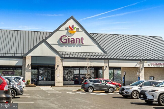 Building Photo - 255 W Falls Station Blvd