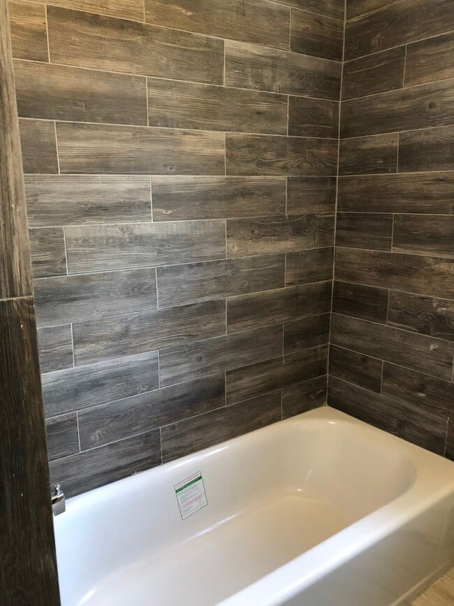 Building Photo - 41LA