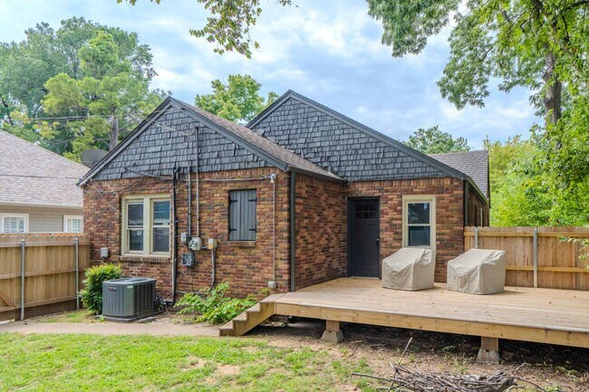 Building Photo - 4103 S Madison Pl
