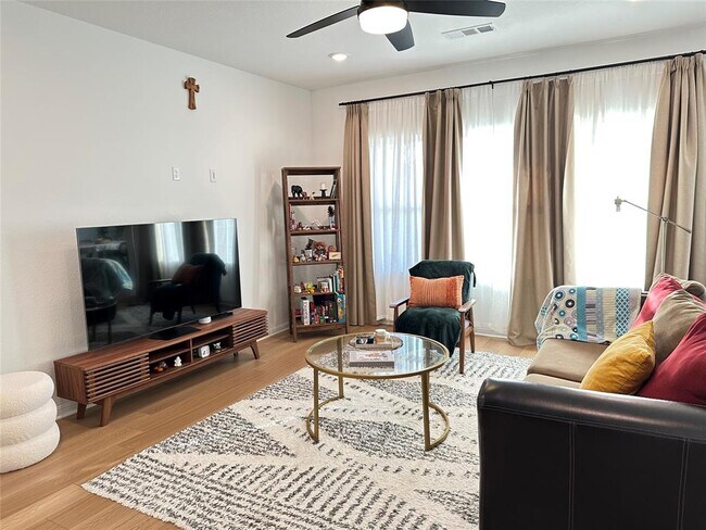 Building Photo - 19320 Forman Dr