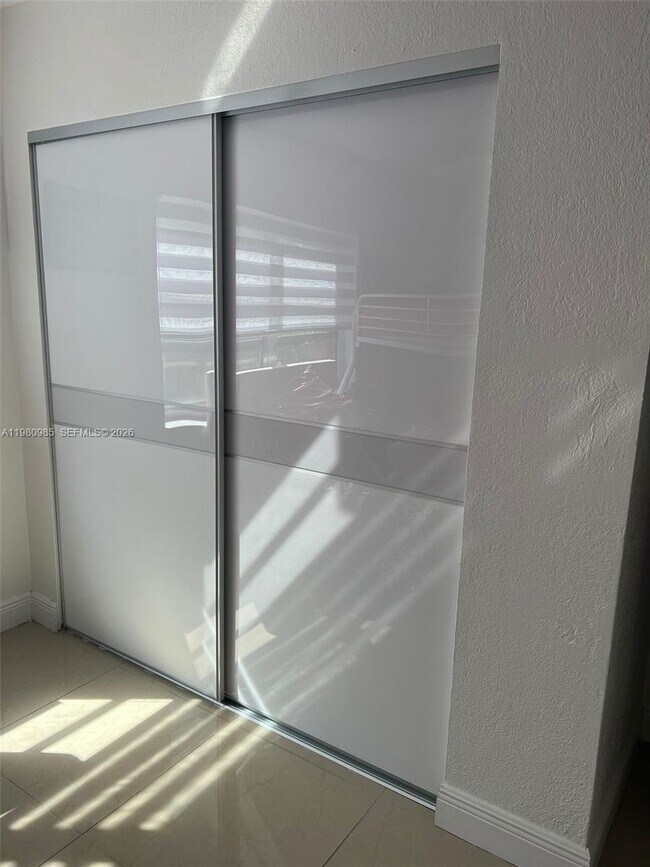 Building Photo - 13715 Kendale Lakes Cir