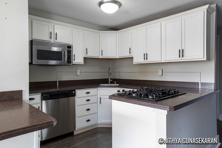 kitchen - 505 Cherry St SE