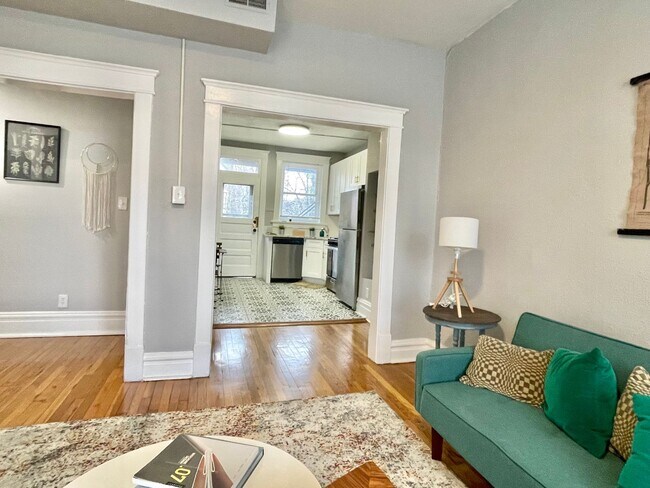 Building Photo - 2317 Klemm St