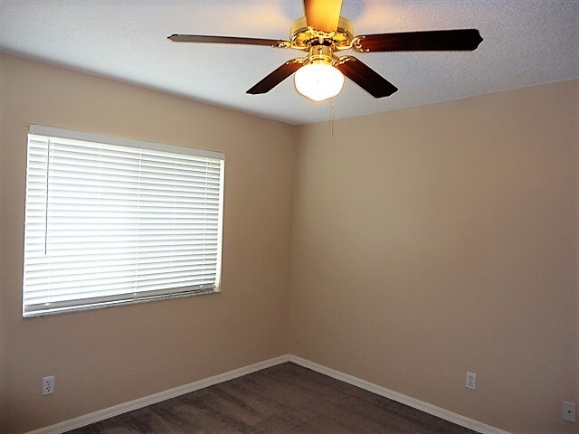 Building Photo - 1427 Kinsmere Dr
