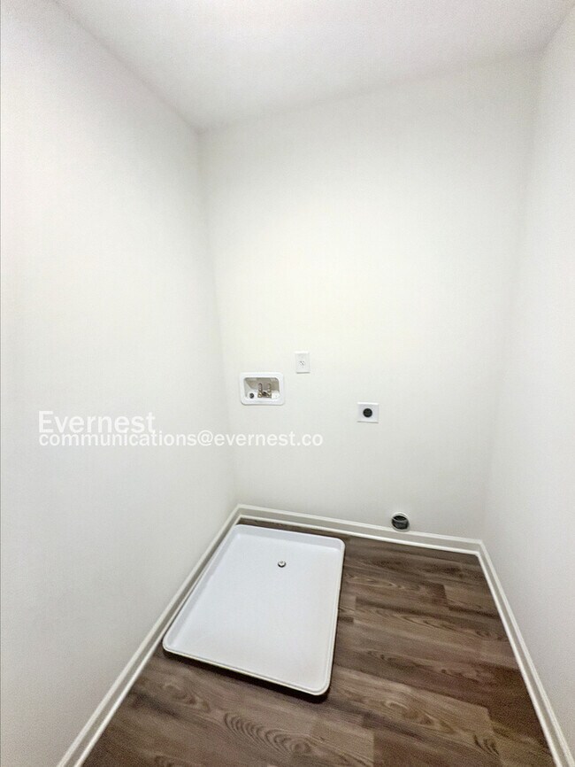 Building Photo - 107 Douglas Fir Dr