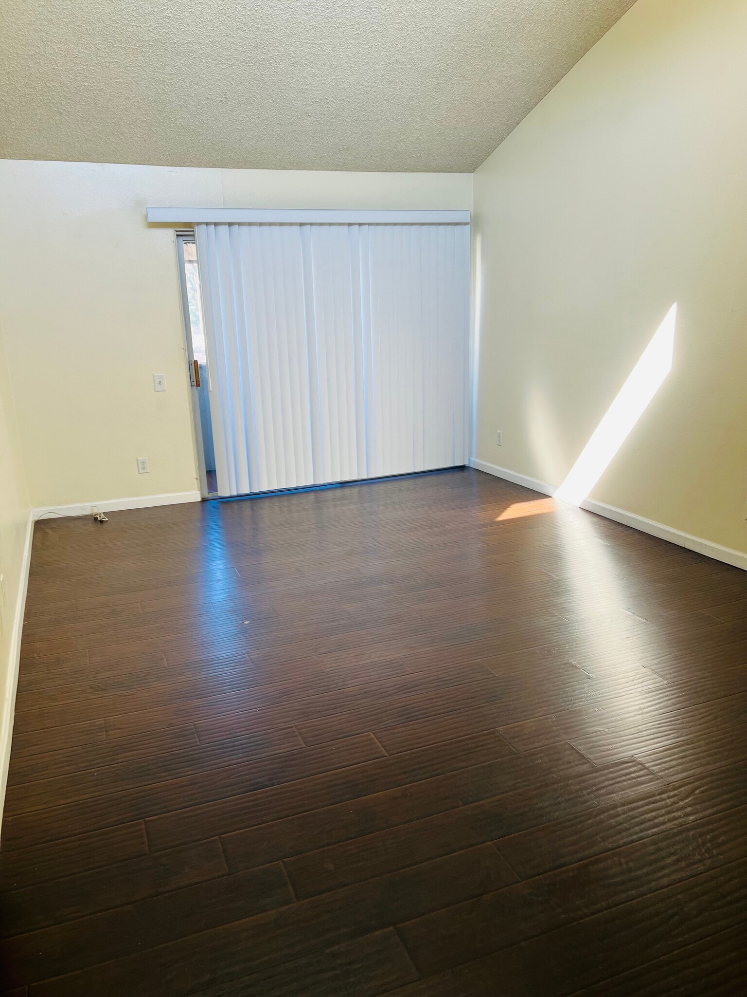 Building Photo - 3550 Ruffin Rd