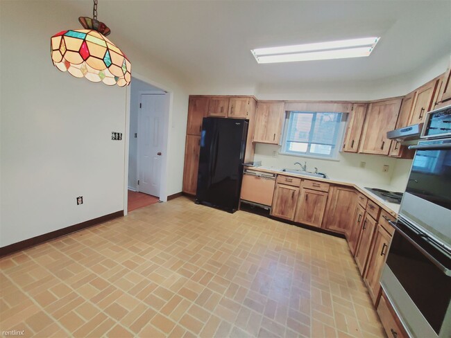 Building Photo - 2 br, 1 bath Condo - 47 Whitmore Ln Unit D