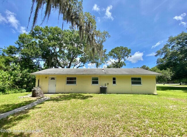 Building Photo - 555 Kings Way