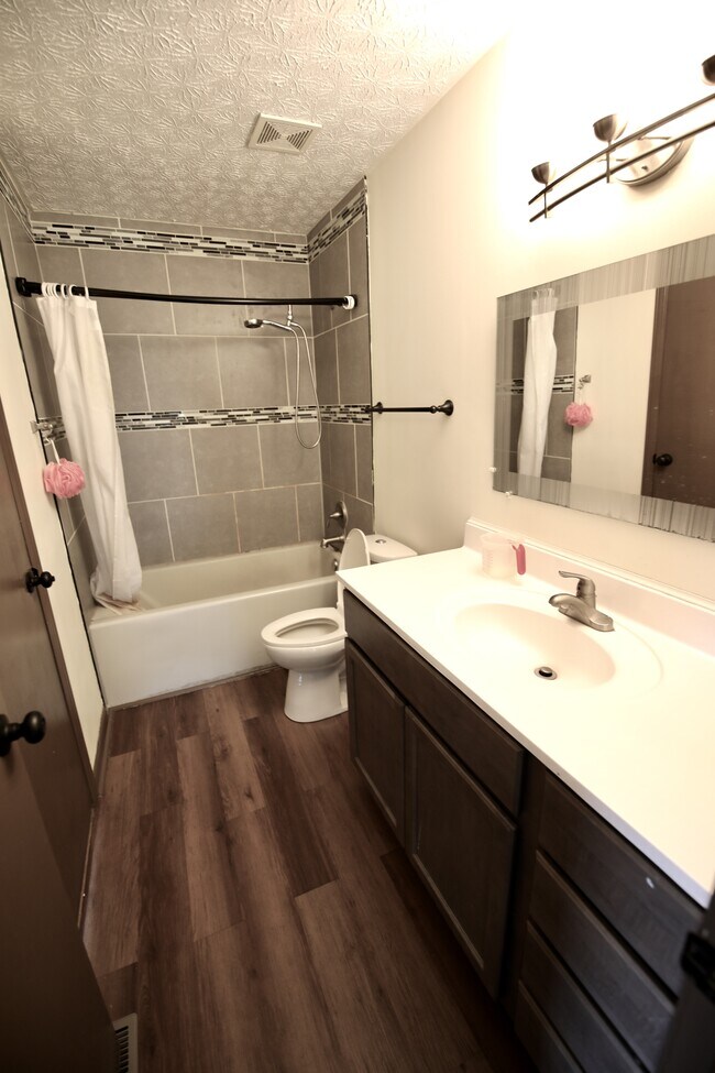 Building Photo - 7160 Lauretta Ct