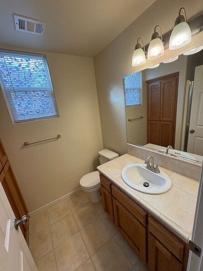 Building Photo - PRIVATE SHOWING ONLY! Immaculate 2 Story Home for Rent in Exeter!