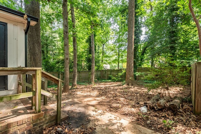 Building Photo - Raleigh 2bedroom 1.5 bathroom townhome- Available Now