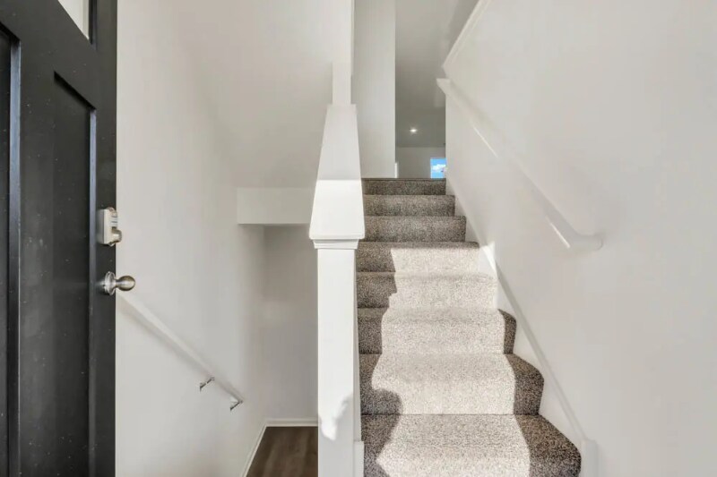 Building Photo - 6550 Linden Trl