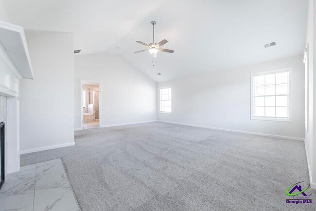 Building Photo - 233 Shoshone Cir
