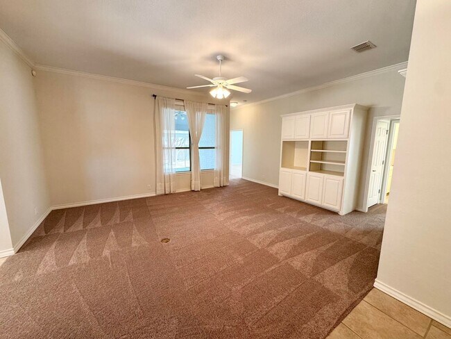 Building Photo - 3 Bed 2 Bath Ready To Rent ASAP!