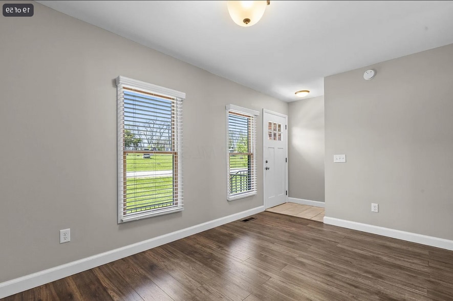 Entry/Dining room - 3480 Ostrander Rd