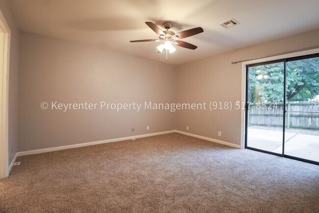 Building Photo - 3 Bedroom Gem in Union Schools! Available for Immediate Move In!