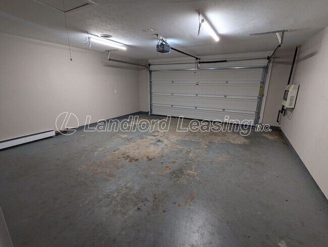 Building Photo - Updated Ranch on Corner Lot in Vermilion