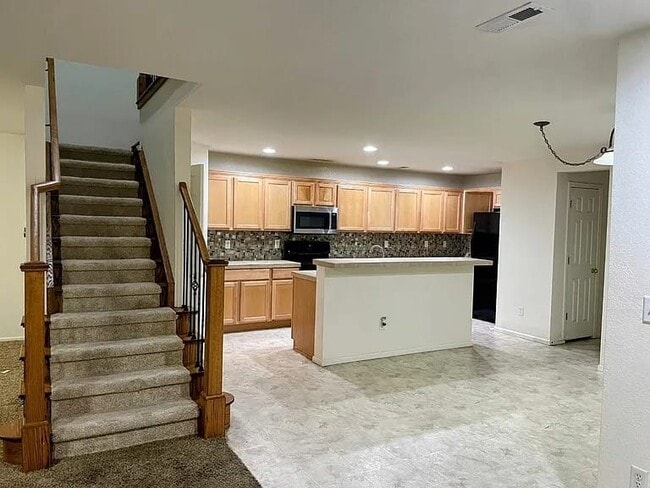 Building Photo - 12833 Mayfair Way