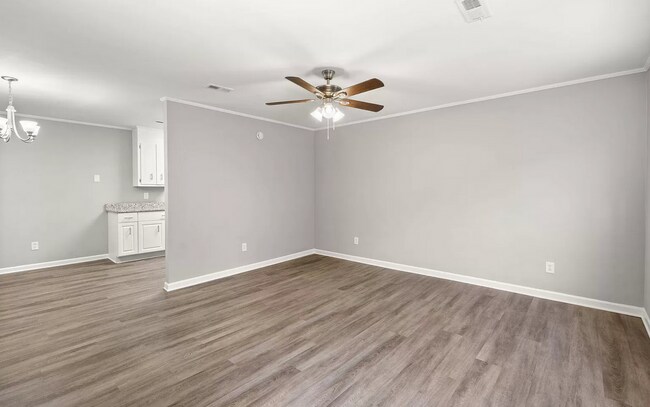 Building Photo - 426 Longleaf Dr