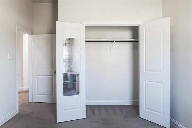 Building Photo - 601 Cherry Tree Ln