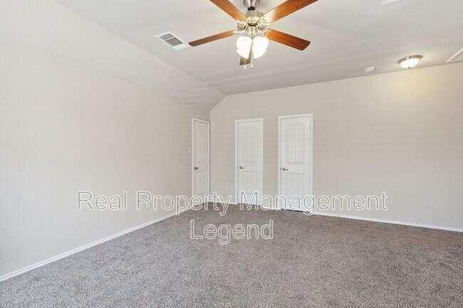 Building Photo - 812 Gray Fox Dr