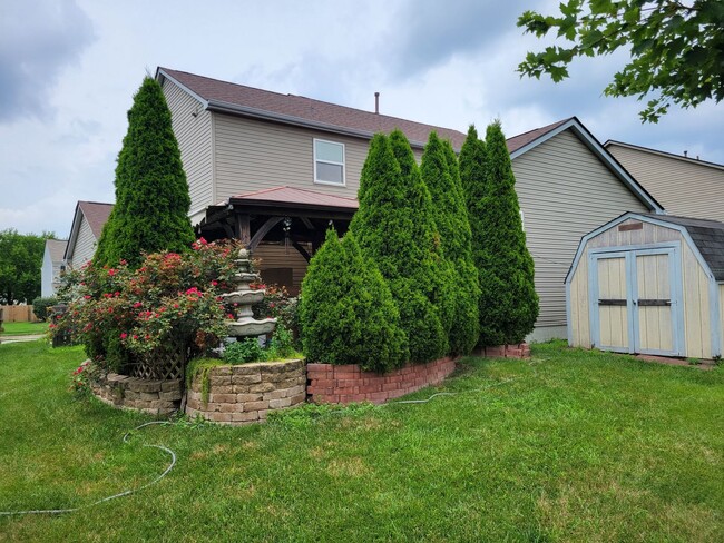 Building Photo - Furnished 4BR 2 BA Home w/ Covered Patio in Groveport!