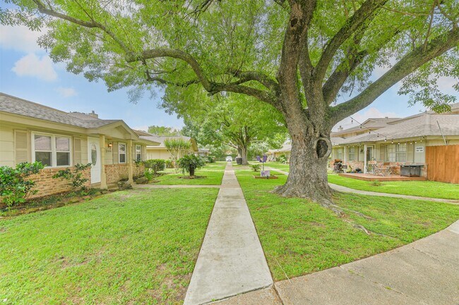 Building Photo - 5646 Birchmont Dr