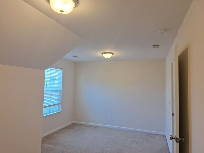 Building Photo - ***HURRY, MOVE IN SPECIAL****Superb Home Located in the Catawba Hills Neighborhood!