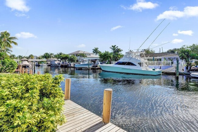 Building Photo - 2632 SE 10th Ct