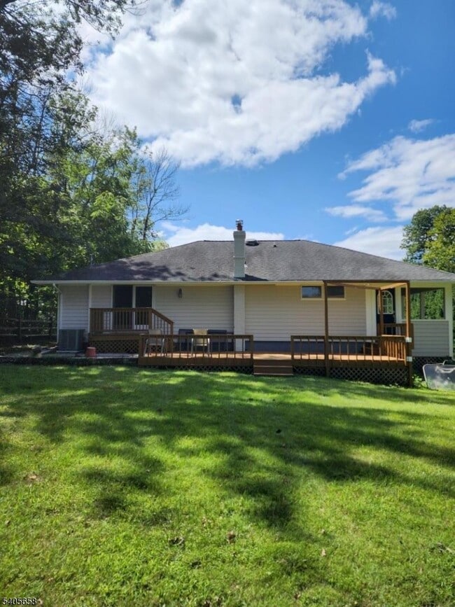 Building Photo - 23 Old Farm Rd