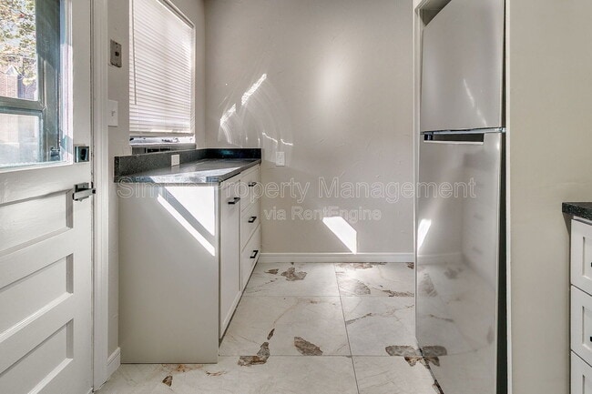 Building Photo - 1421 Classen Dr