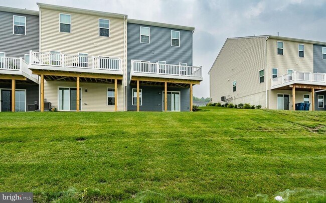 Building Photo - 208 Chase Dr