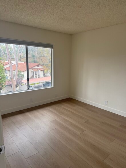 Building Photo - 4055 Porte La Paz