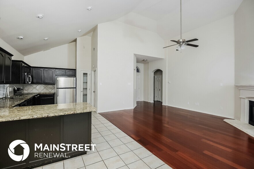 Building Photo - 2728 Bull Shoals Dr