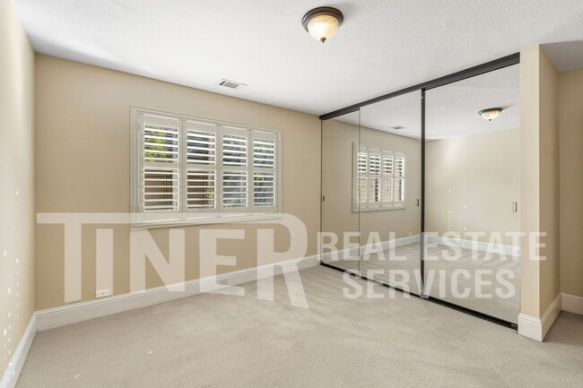 Building Photo - 1920 Gold Nugget Pl