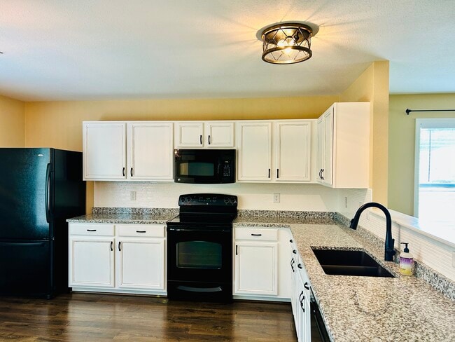 Building Photo - 5768 Buchanan Ave SW