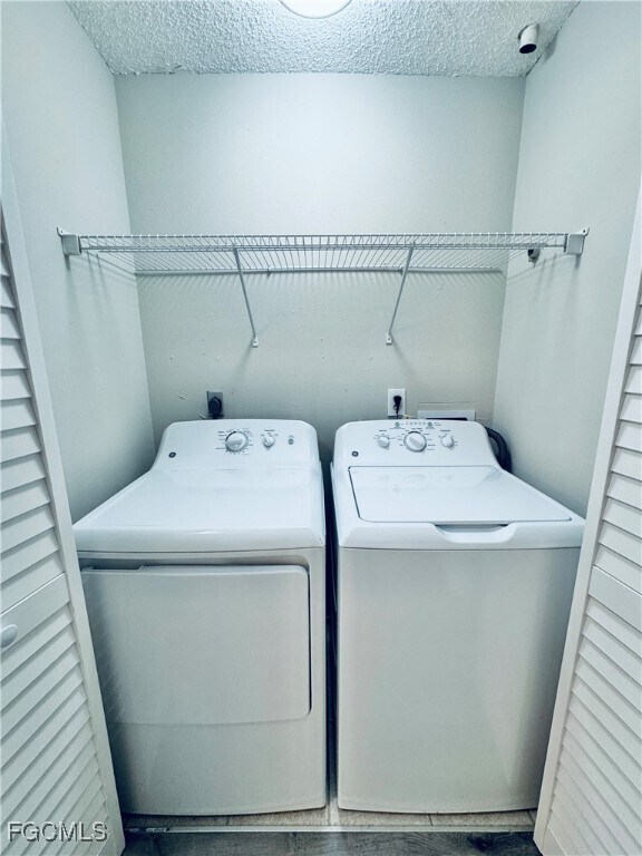 Building Photo - 4641 SW Santa Barbara Pl