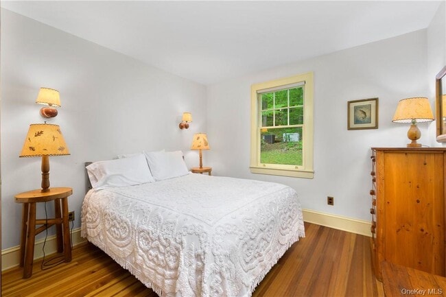 Building Photo - 77 Lake Dr