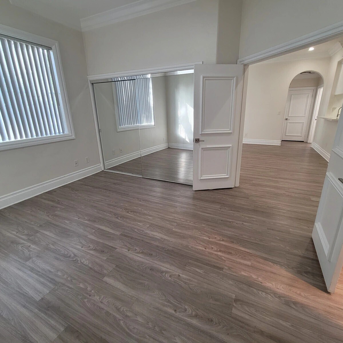 Building Photo - 2669 S Barrington Ave