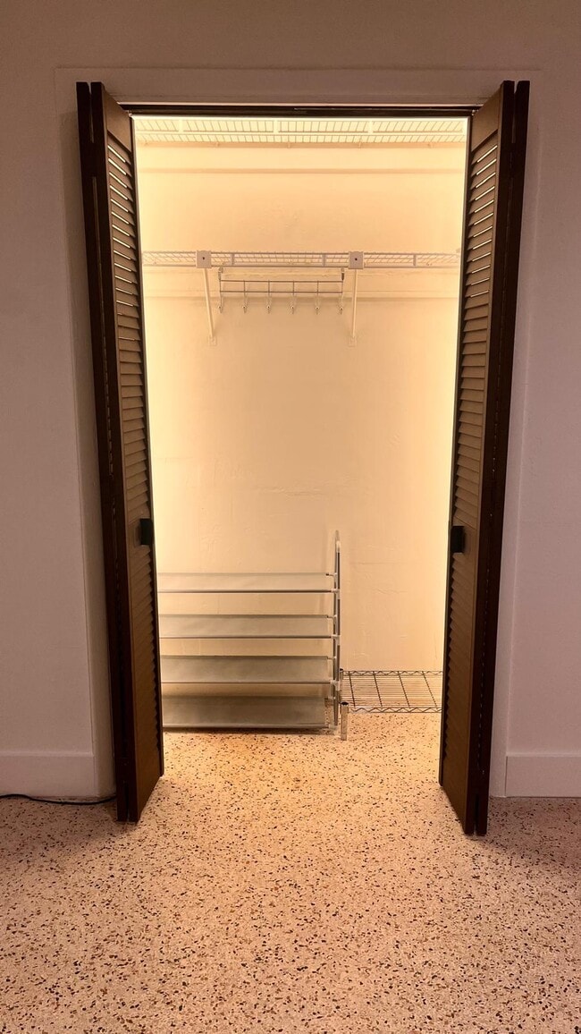 Building Photo - 260 SW 48th Ct