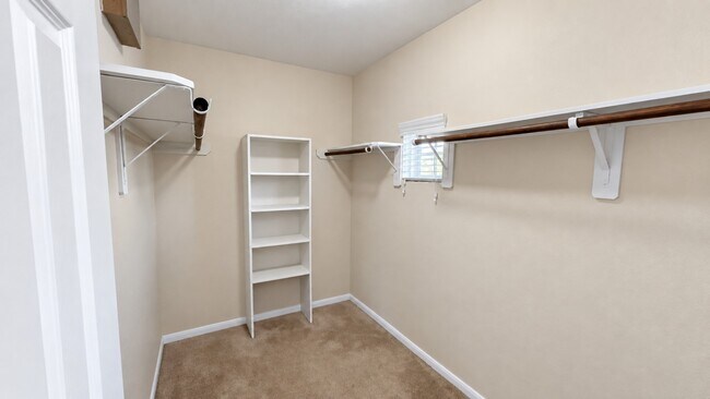 Building Photo - 12102 Kings Fall Dr