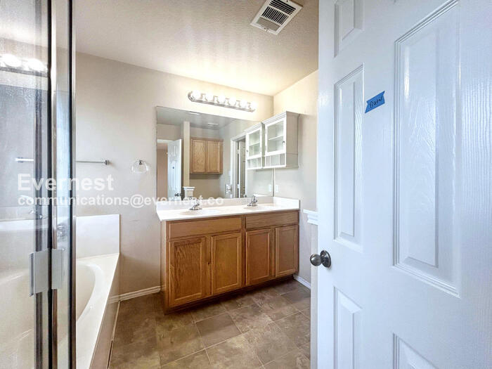 Building Photo - 11503 Johnny Weismuller Ln