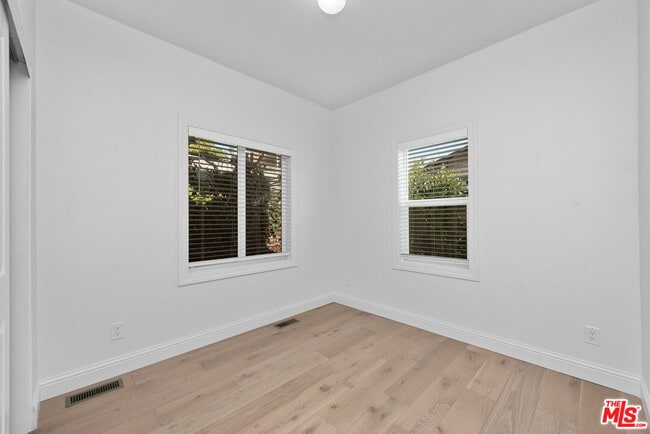 Building Photo - 3023 Prospect Ave