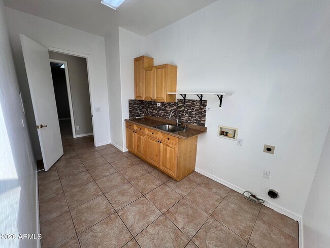 Building Photo - 3550 E June Cir