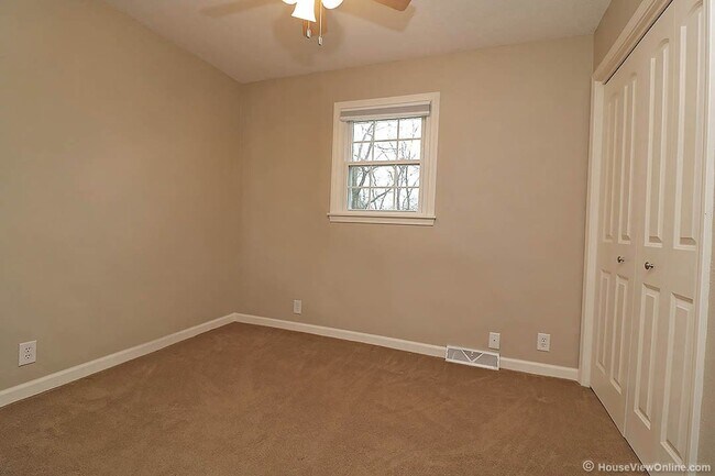 Building Photo - 2031 Allen Dr